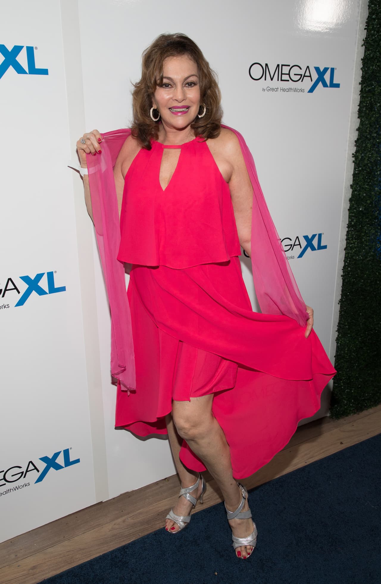 "Empiezo pidiéndole a Dios que 
<b>me quite esa fama</b>, esa cosa y que me deje ser una persona anónima, normal y corriente como la que nunca pude ser", comentó acerca de su puesta en escena.