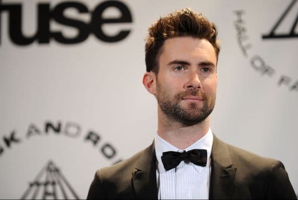 Adam Levine compartió cama con la actriz. Mira aquí los videos más chismosos.