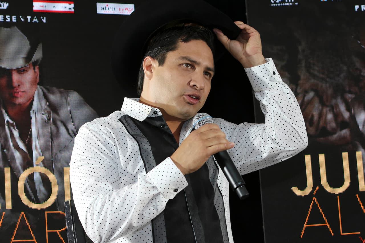 Julión Álvarez está de fiesta, ¡hoy es su cumpleaños!