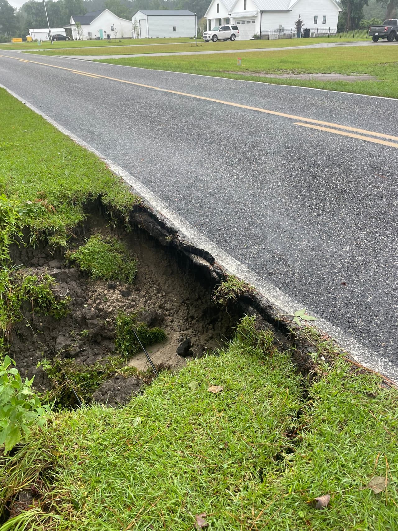 En otras urbanizaciones del condado Brunswick, se reportaron socavones a tempranas horas del jueves.