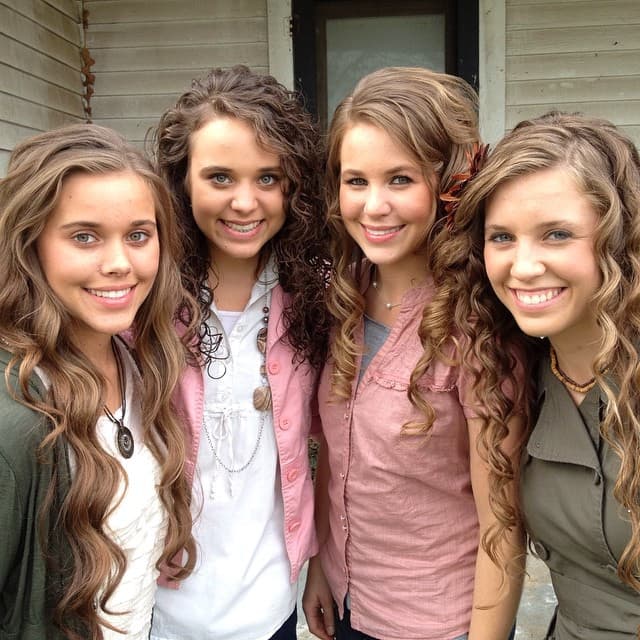 Jim Bob y Michelle insisten que las chicas "ni siquiera estaban enteradas" de que su hermano las había acosado.