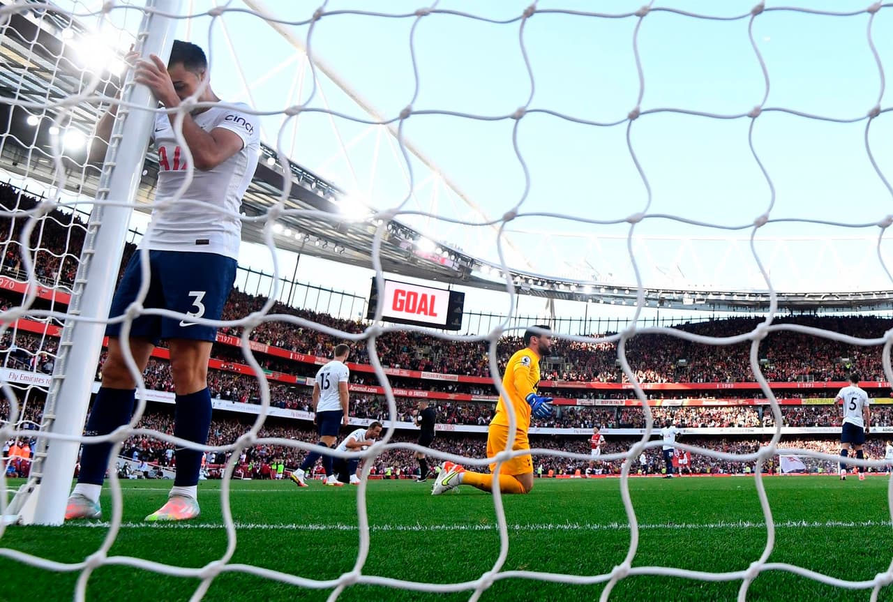 Tottenham cae ante un encendido Arsenal con marcador de 3-1 durante la sexta fecha en la Premier League. En menos de 35 minutos ya habían caido las anotaciones de Emile Smith Rowe, Aubameyang y Bukayo Saka. Para los Spurs descontó Son Heung-Min al minuto 79' del encuentro.