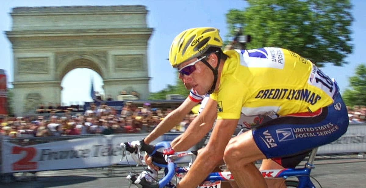 Lance Armstrong en Tour de Francia de 1999, el primero de siete que se adjudicó de forma consecutiva y que le dieron fama mundial.