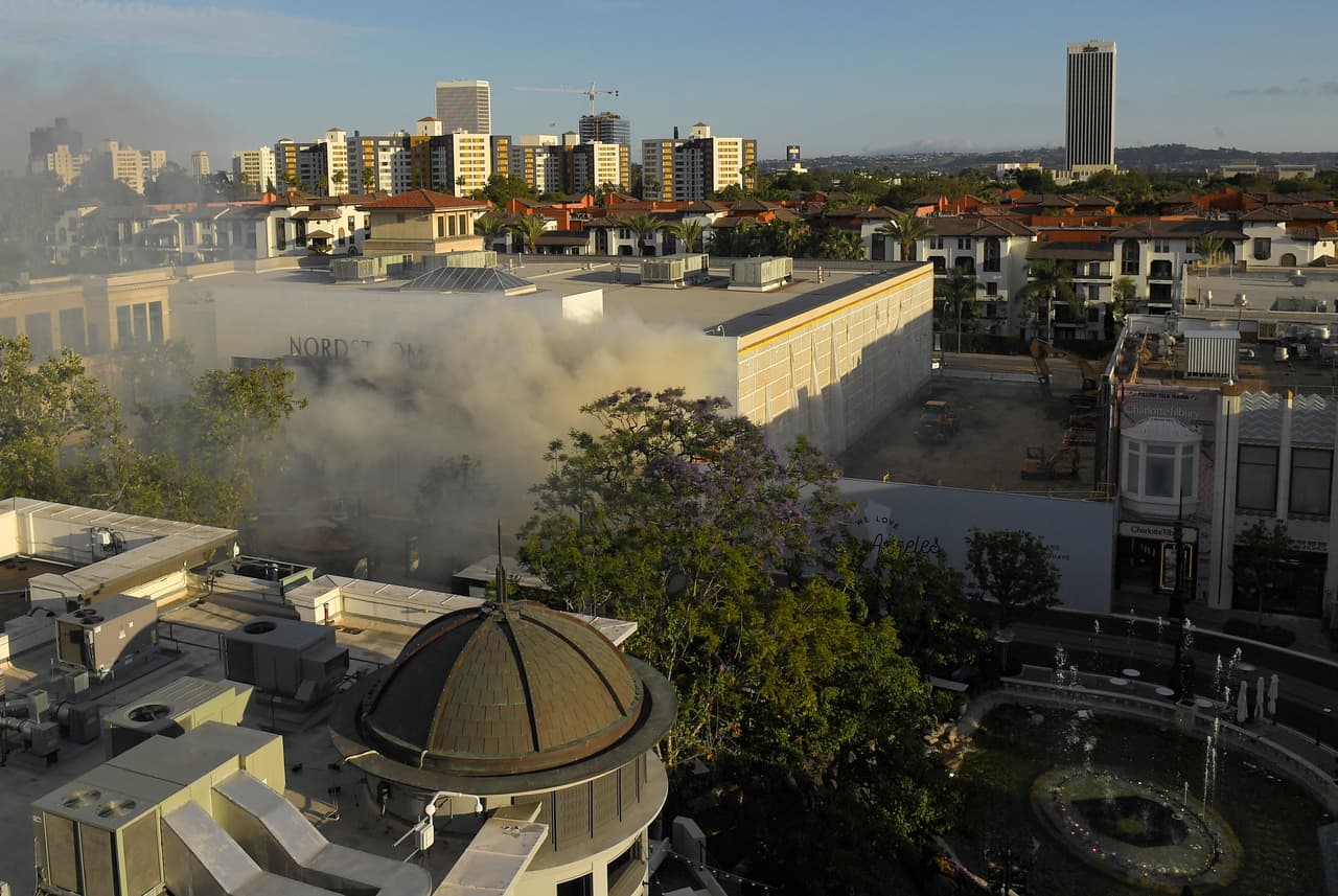 "Esta no es una protesta, es vandalismo", dijo Garcetti refiriéndose a los disturbios de este histórico 30 de mayo de 2020.