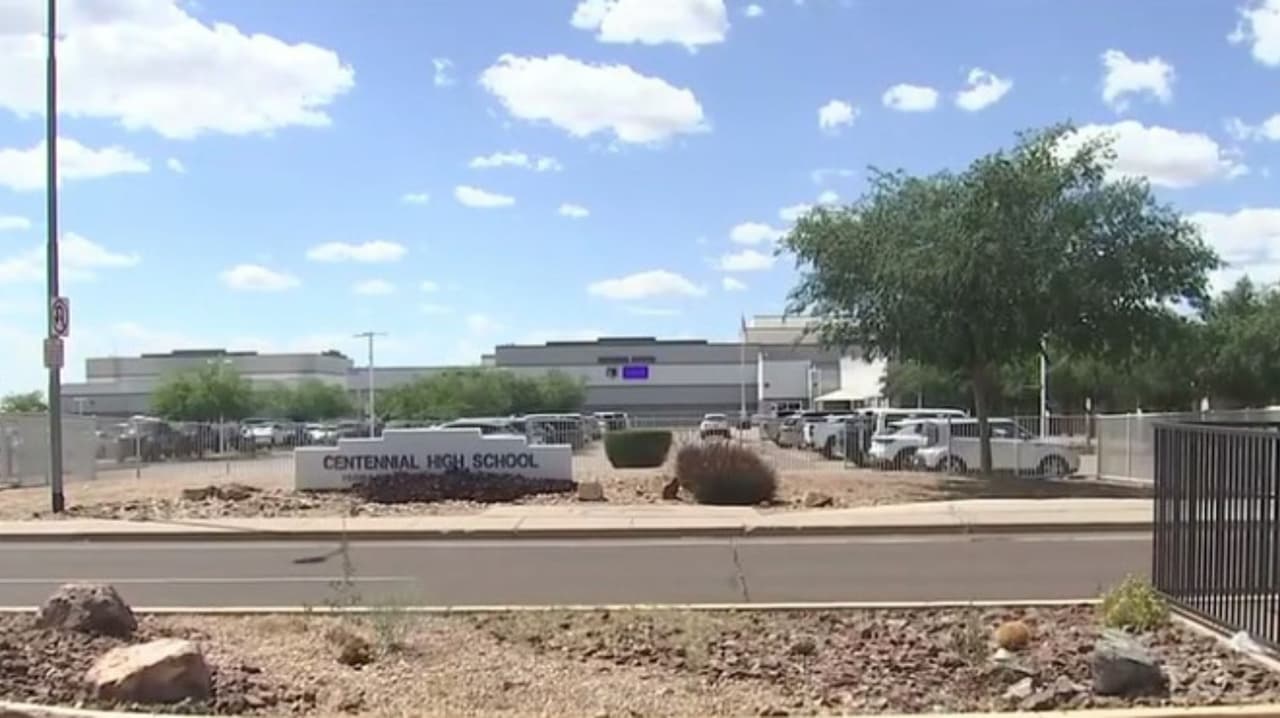 Investigan presunta conducta inapropiada entre docentes y estudiantes en una escuela de Peoria