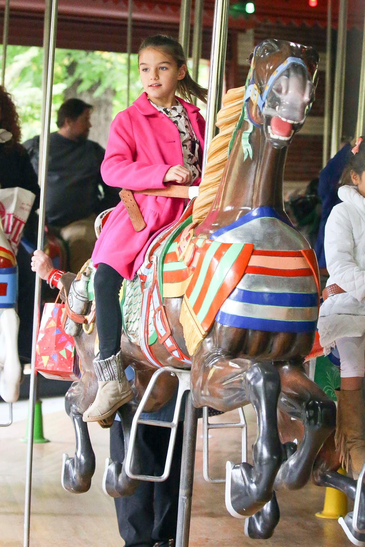 Suri escogió un lindo caballo café.