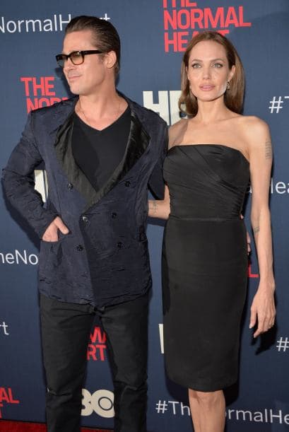 O dejó que sus gemelos jugaran al maquillaje con ella... Mira aquí los videos más chismosos.