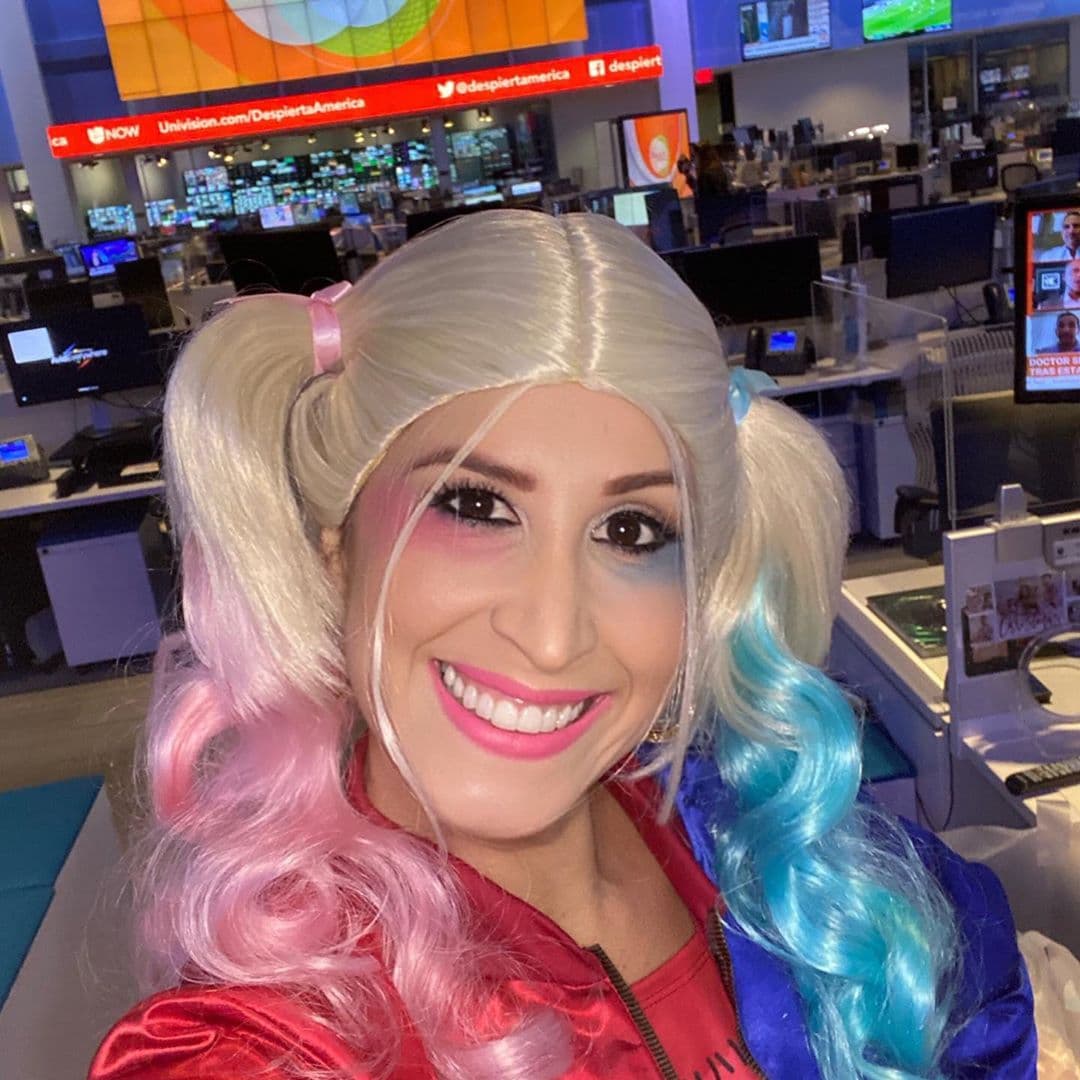 Elyangelica González se convirtió en Harley Quinn y llenó de colores la redacción.