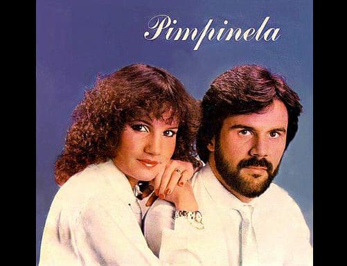 El dueto Pimpinela tenía polémicas canciones como 'A esa'.