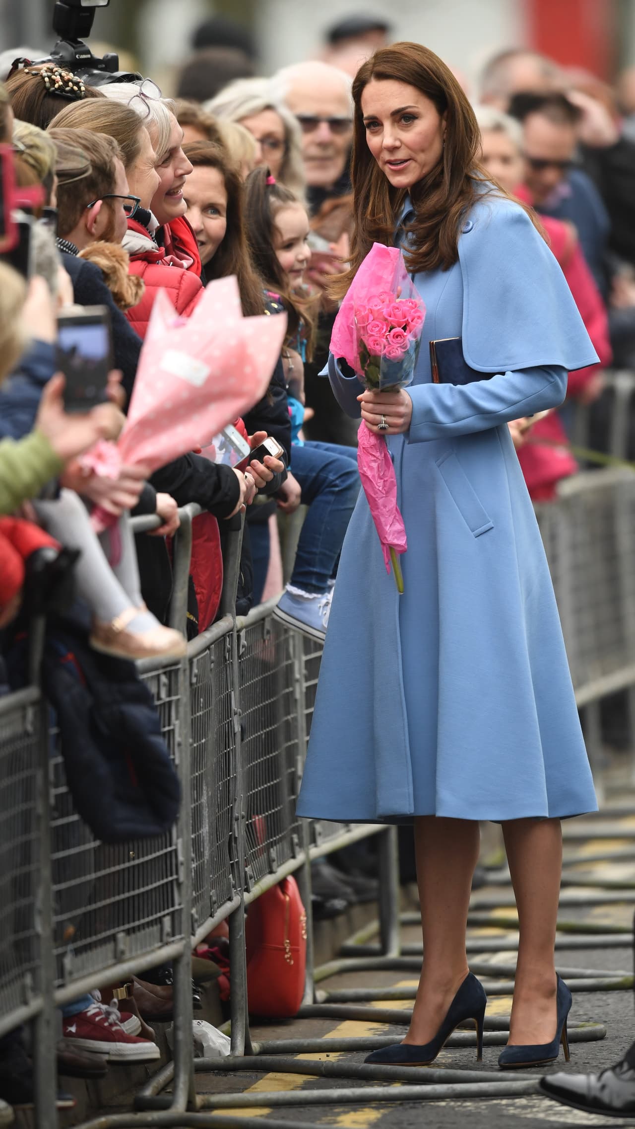 Citada por 
<b><a href="https://www.express.co.uk/news/royal/1094044/Kate-Middleton-news-Duchess-of-Cambridge-Prince-William-baby-four-children" target="_blank">el diario Express</a></b>, la experta en realeza Angela Mollard aseguró que Kate Middleton "realmente quiere un cuarto hijo... No sería una sorpresa si en algún momento de 2019 se anuncia que está embarazada y tendrá un bebé en el 2020".