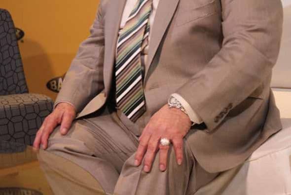 El rey del acordeón mexicano confesó delante de nuestras cámaras que tiene una segunda esposa, que siempre está con él y por supuesto que se trata de su acordeón. El cantante de ícono de la música norteña se presentará el próximo 26 de julio en el Forum de Los Ángeles, pero los boletos saldrán a la venta el 21 de febrero.