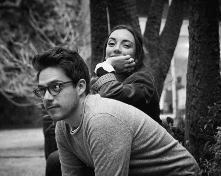 Una de las posibles causas que los orilló a tomar esta decisión fueron los compromisos laborales de ambos. Actualmente la pareja no ha dado declaraciones acerca de si volverán a estar juntos.