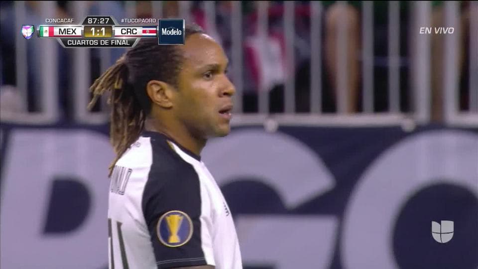 Tiro desviado de Jonathan McDonald