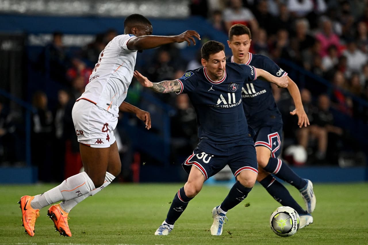 PSG golea 5-0 al Metz con hat-trick de Mbappé y goles de Neymar y Di María -en su despedida- en la Jornada 38 de la Ligue 1.