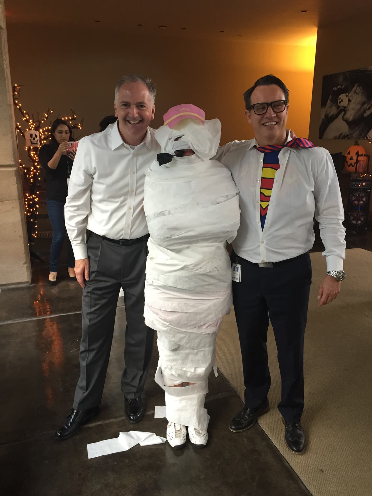 Disfraces, concursos y mucha diversión en la celebración de Halloween en Univisión Arizona.