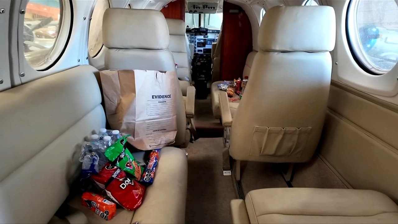 N+ Univision accede al avión que habría trasladado a 'El Mayo' Zambada de México a EEUU hace dos años