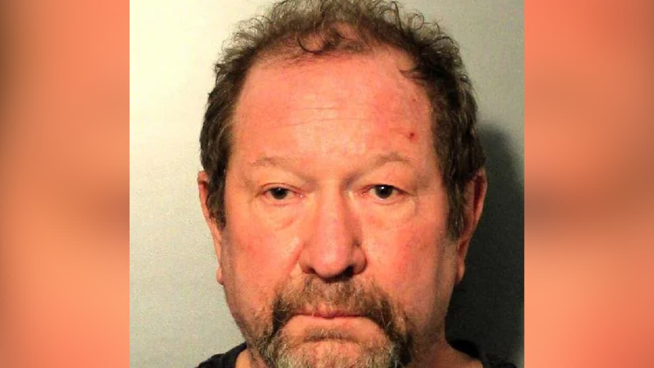 Dentista de LI tenía un arsenal en su clínica-residencia y él fabricó algunas de las armas