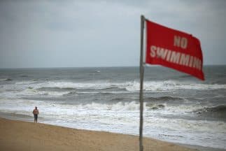 Advierten sobre peligrosas corrientes de resaca en las playas del sur de Florida durante este fin de semana