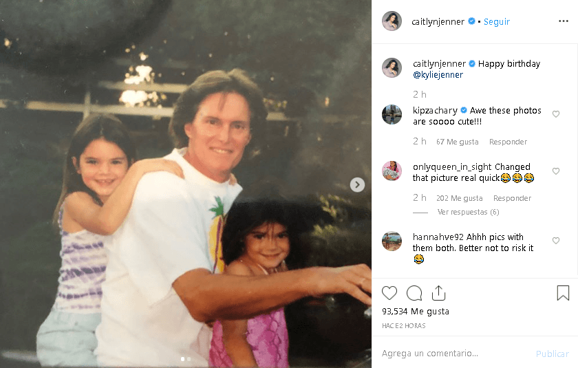 El padre de Kylie, Caitlyn Jenner, también mandó una felicitación a su hija desde su cuenta 
<a href="https://www.instagram.com/p/B0_MlJgF1JX/" target="_blank">en la misma red social:</a> "Feliz cumpleaños, Kylie".