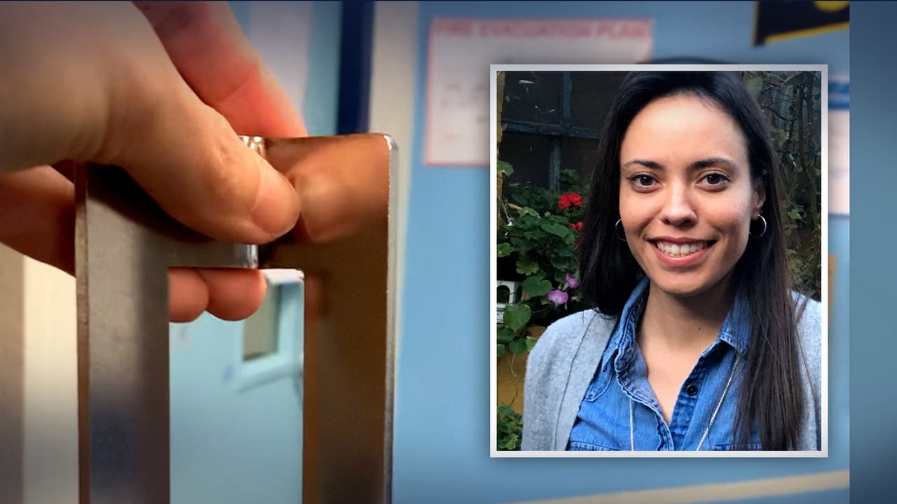 “Yo vi el miedo en sus ojos”: Maestra hispana que sufrió amenaza de tiroteo inventó candado para sellar salones