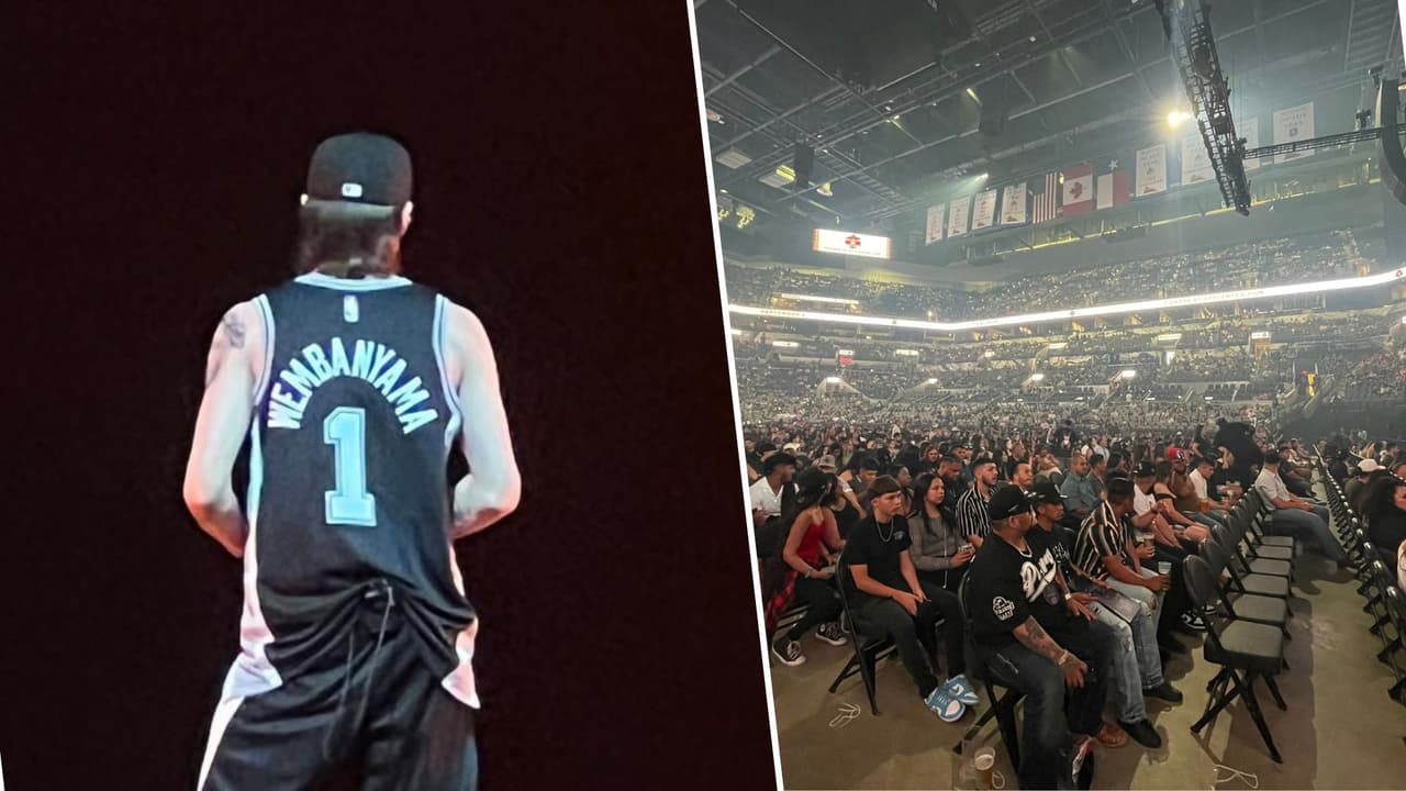 Peso Pluma portó un jersey de Victor Wembanyama, jugador francés de la NBA, que fue fichado en el draft de los San Antonio Spurs.