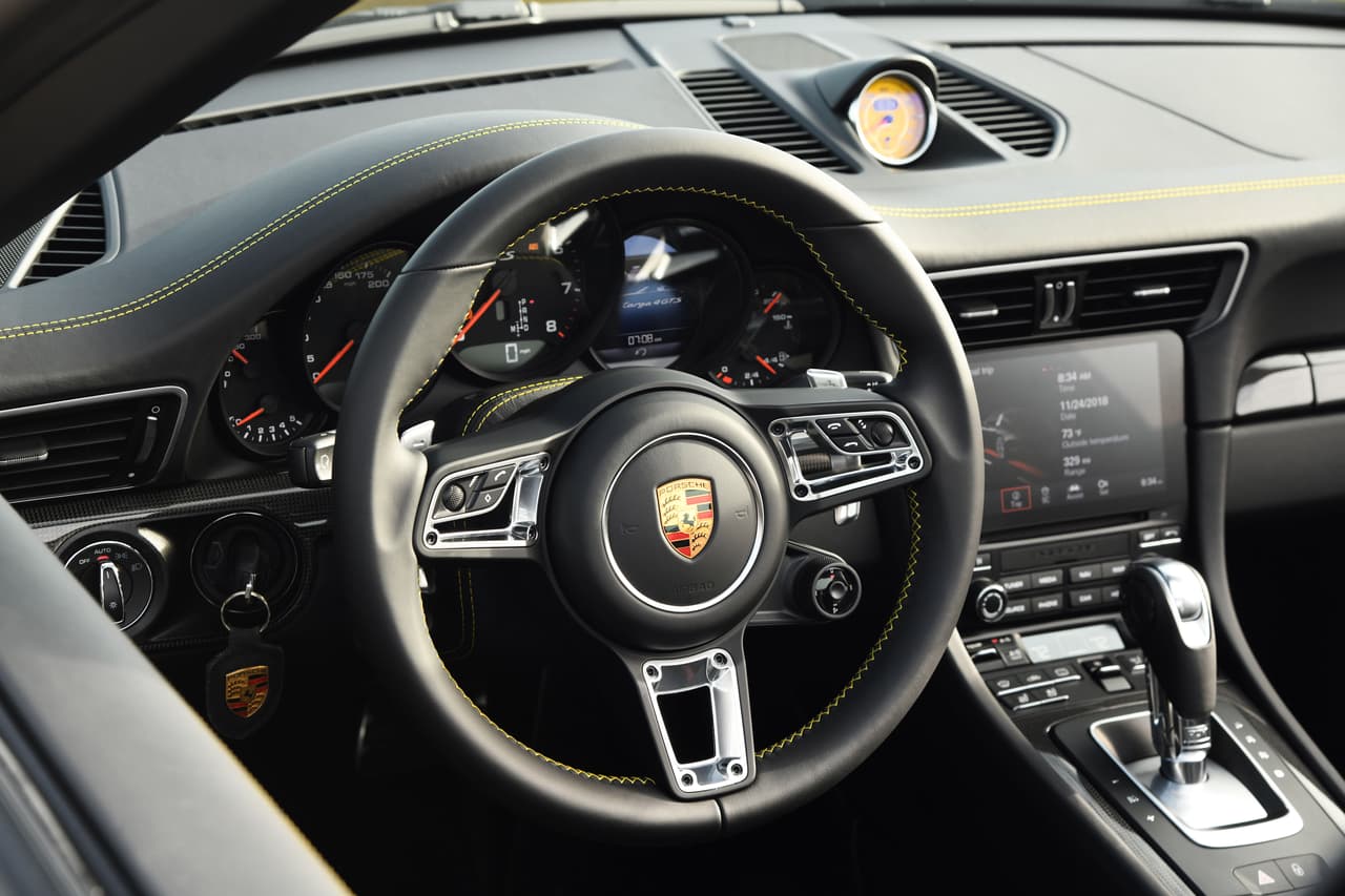 Los consumos y las emisiones mejoran con la adopción del turbo, y la potencia y sobre todo el par motor mejoran sustantivamente. Ahora son 450 caballos de máxima potencia, y un par motor de 405 pies de torsión.