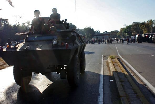 Por medidas de seguridad las autoridades decidieron suspender el servicio eléctrico y de gas doméstico en la región.