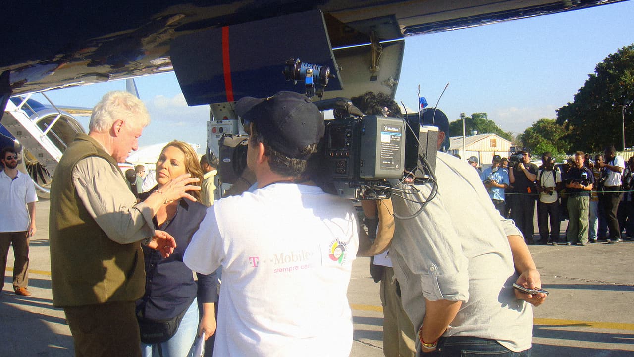 La galardonada periodista asumió la conducción del Noticiero Univision en 1987. La fotografía es de una cobertura para Univision, en la cual entrevistó al ex presidente Bill Clinton.