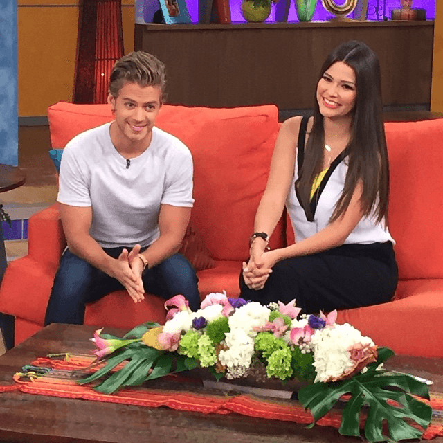 ¡Mi corazón es tuyo! El guapísimo Polo Morín nos visitó hoy. (6 de agosto)