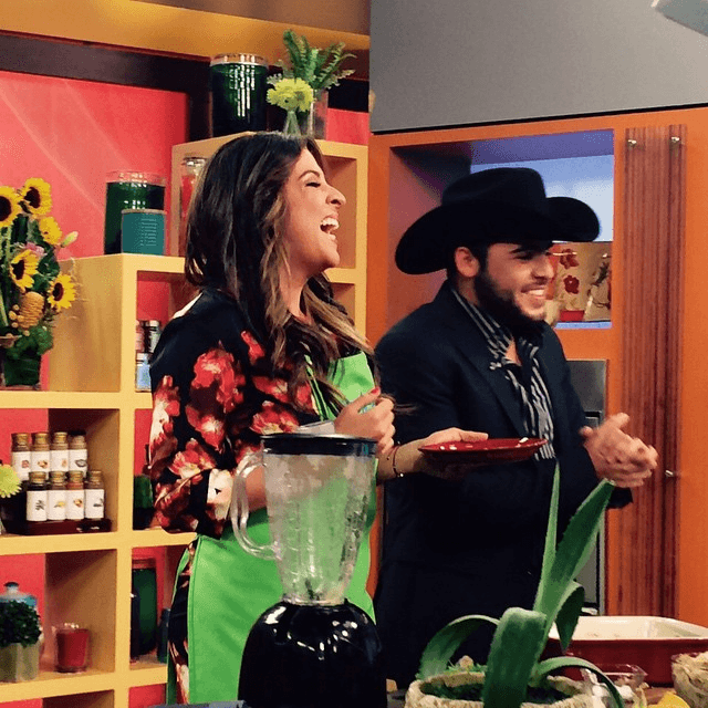 ¡A Maity se le hizo cocinar con Gerardo Ortíz!