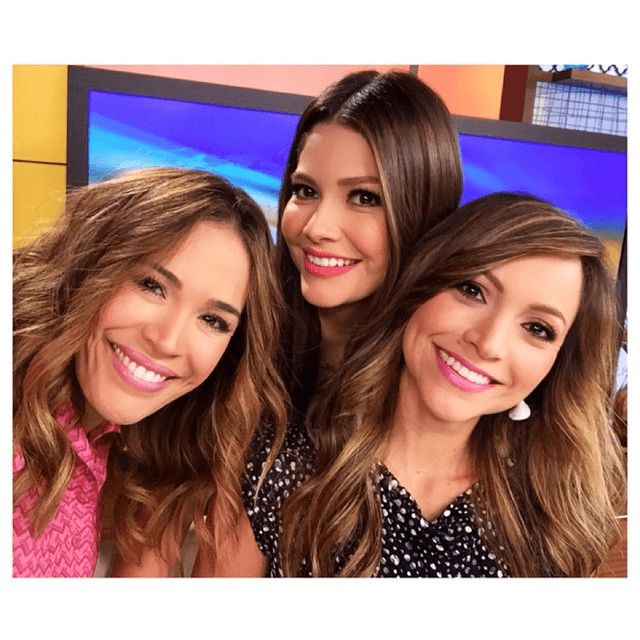 "Siempre con una sonrisas en nuestras caras, para alegrar tu mañana y ayudarte!" (6 de agosto)