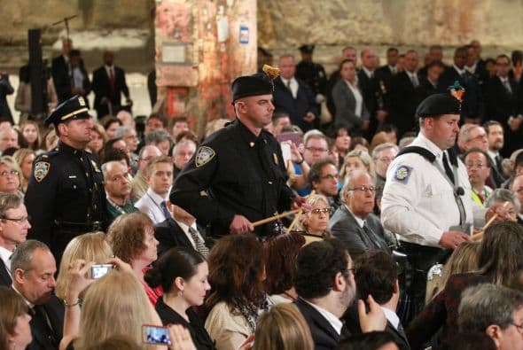 La Guardia de Honor arriba  la ceremonia.