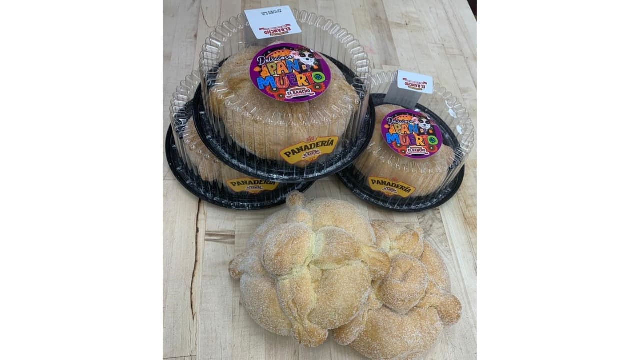 <b>Rancho Supermercado</b>
<br>No puede faltar el pan de muerto de Rancho, que en sus sucursales lo tiene esta temporada.