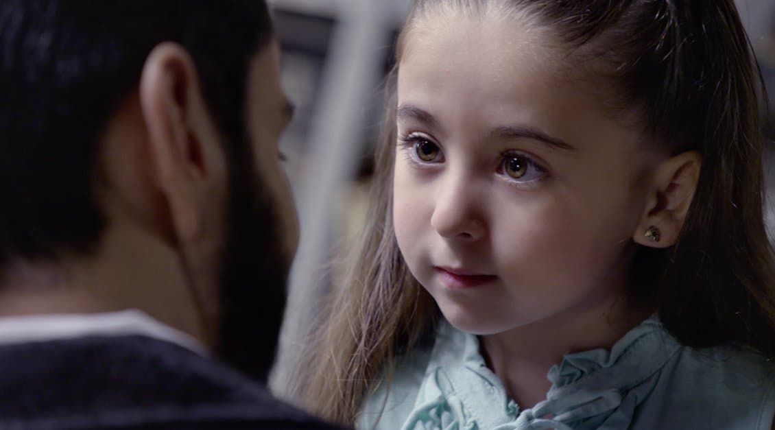 <b><a href="http://www.univision.com/novelas/la-doble-vida-de-estela-carrillo/david-zepeda-es-ryan-cabrera-en-la-doble-vida-de-estela-carrillo">Ryan</a></b> y Palomita tienen muy buena química, en un inicio hasta le dijo que quería que fuera su papá.