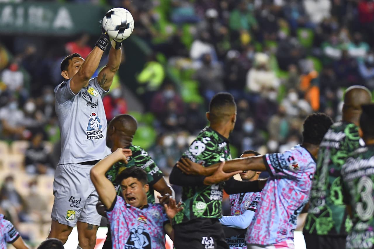 León logro su primera victoria del campeonato ante un Pachuca que marchaba con pase perfecto bajo el mando de Guillermo Almada.