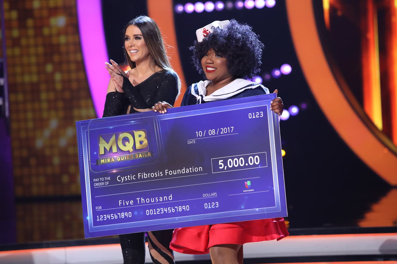 Uno de los momentos más tensos de la noche fue cuando se anunció que Marlene Favela era la primera eliminada de la temporada.