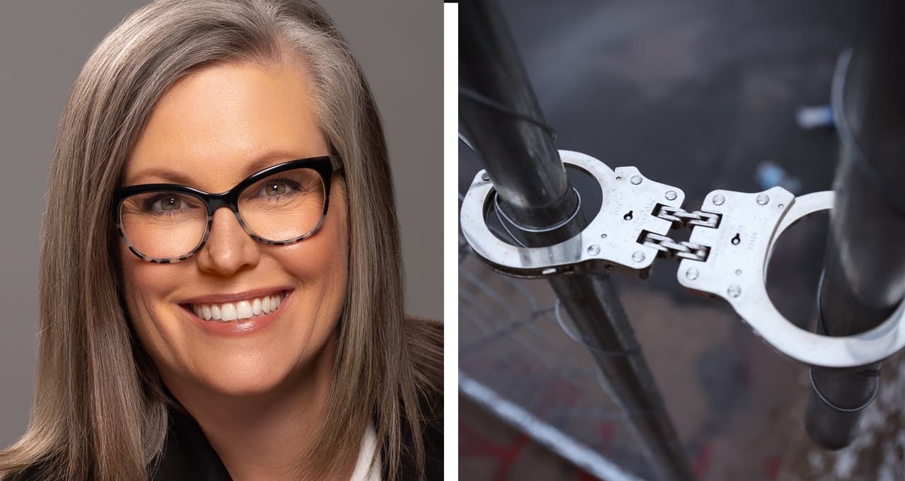 Arrestan a un hombre de Massachusetts por amenazar con explotar una bomba contra Katie Hoobs