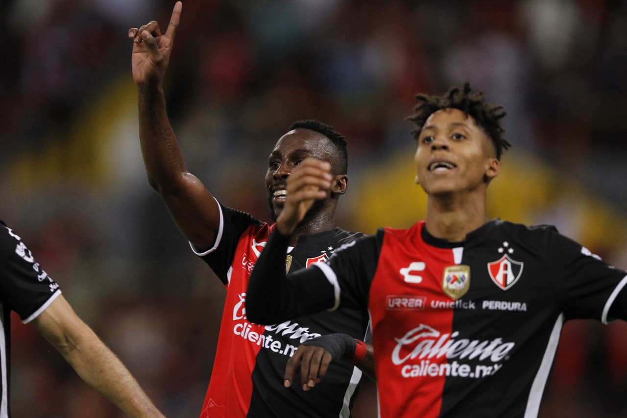 Atlas y Pumas se quedaron con las ganas y de la victoria al dividir puntos en un partido en el que humo emociones pero no goles.