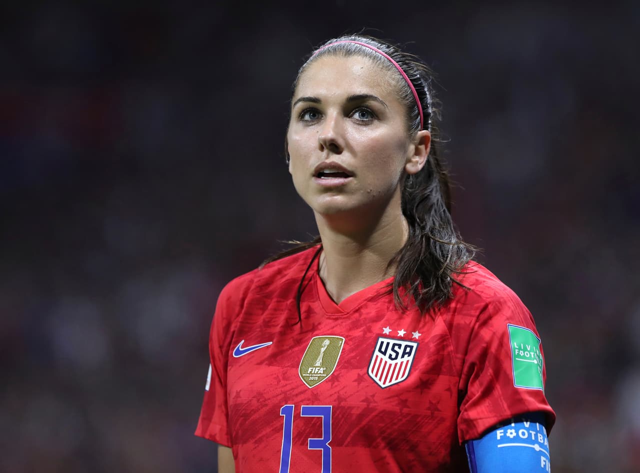 En 2014 contuvo matrimonio con Servando Carrasco con quien comparte profesión.