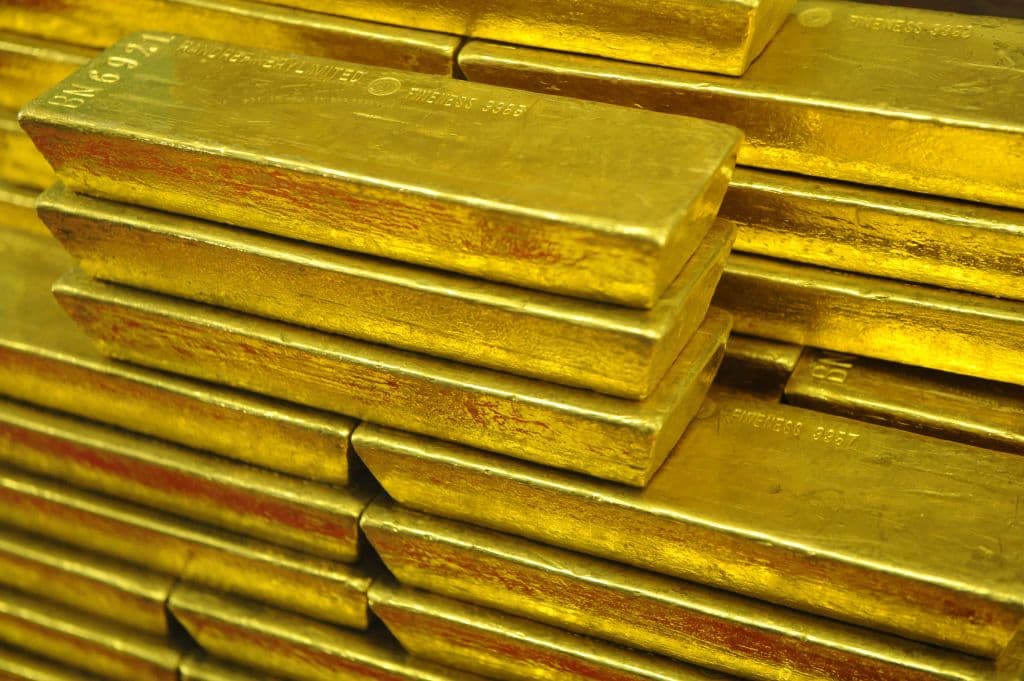 El precio del oro se dispara a un récord en medio de la incertidumbre económica: ¿Qué significa?