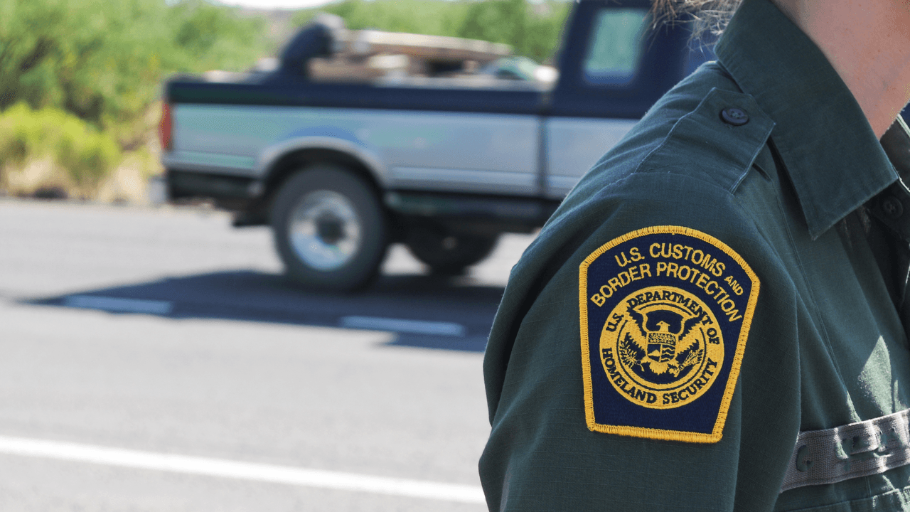 <h2 class="cms-H2-H2">¿Se puede salir de Estados Unidos sin la app?</h2>
<br>Sí es posible no usar la app que promueve el gobierno de Trump. 
<br>
<br>“Una persona puede salir del país sin utilizar CBP Home”, comenta Olmedo. “Hay que tomar eso en consideración".