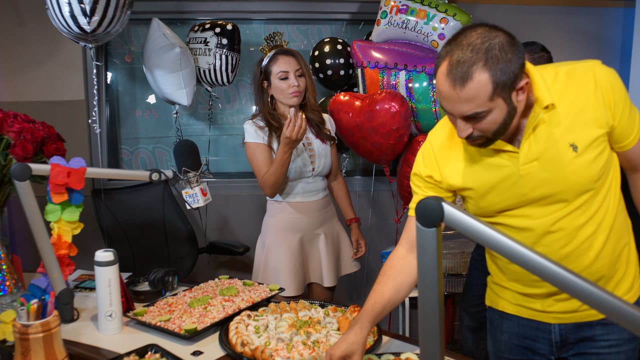 La Bronca cumplió años y se armó una fiesta en la cabina del Free-guey show.