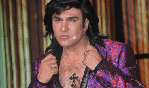 Albertano felicita a pequeño fan por recibir su loción ‘Forever Wisconsin’