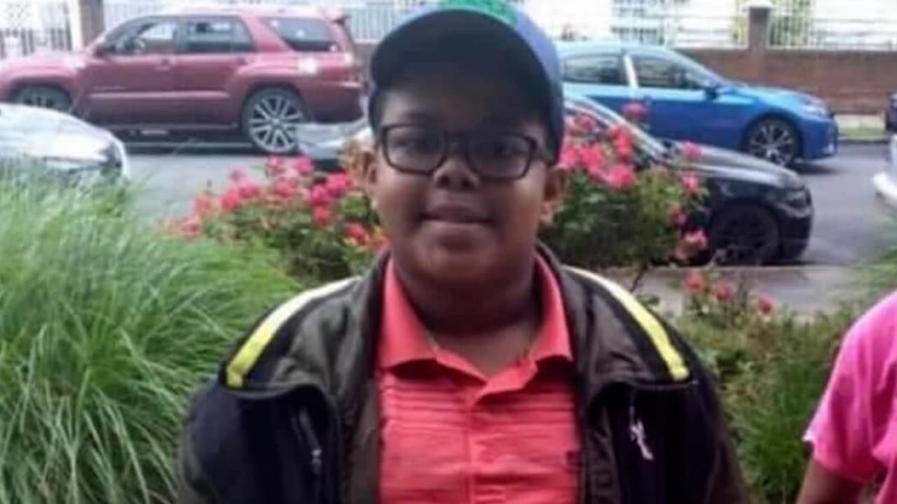 Acusan a vecinos de la casa donde murió el niño Justin Wallace tras hallar armas ilegales