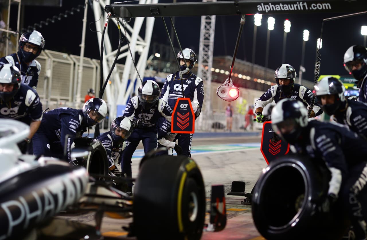 La escudería Alpha Tauri se llevó reflectores por un incendio en el vehículo de Pierre Gasly.
<br>