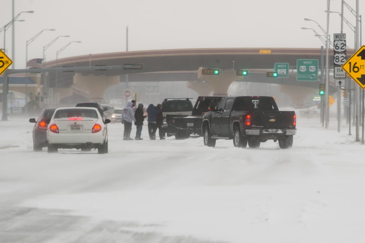 La fuerte nevada caída sobre Texas ocasionó algunos problemas de tráfico