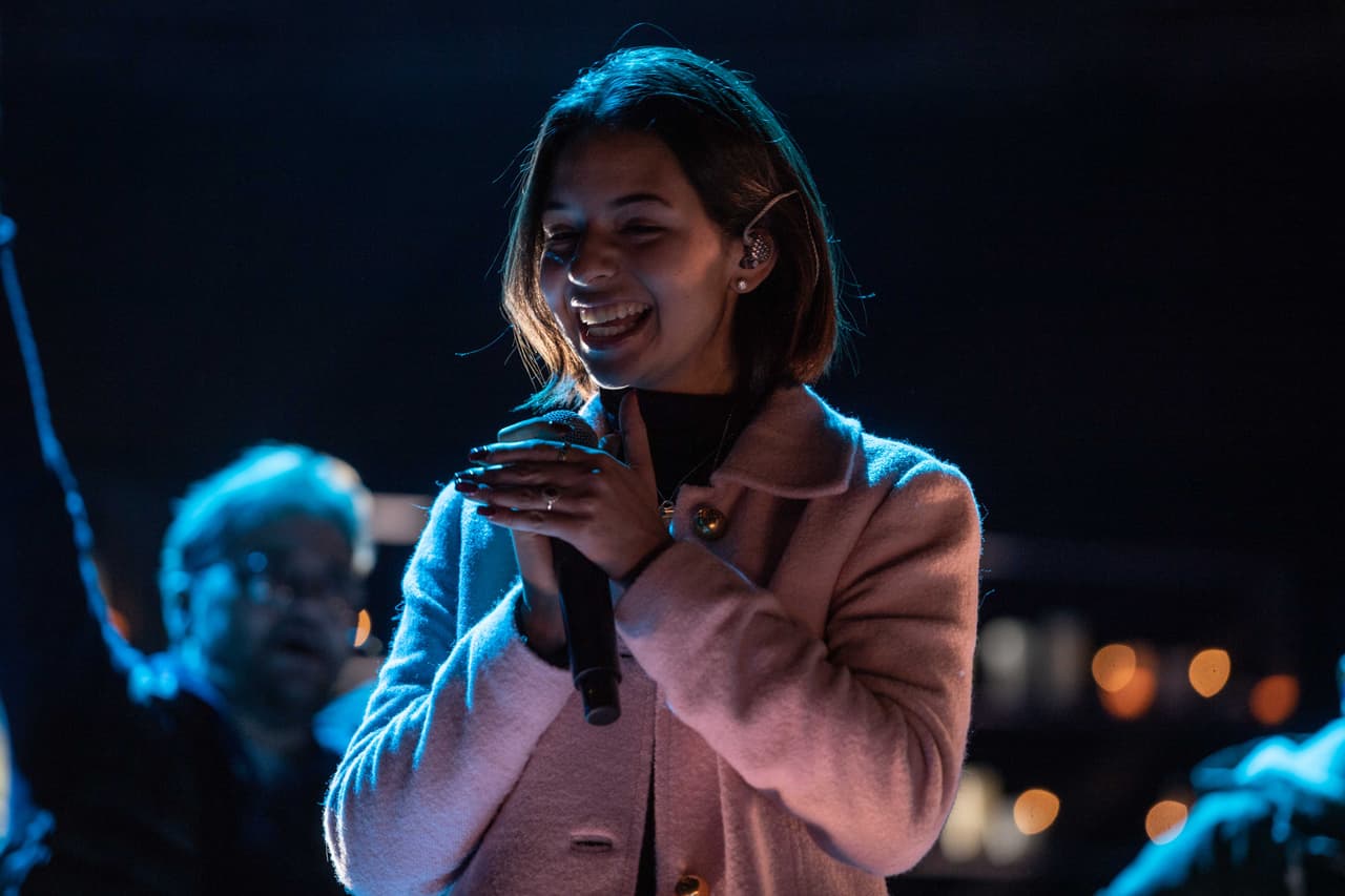 Ángela Aguilar, la joven de 15 años nominada a dos Latin GRAMMY, estremeció con su interpretación de 'La llorona' que no puedes perderte este jueves 15 de noviembre, durante la entrega 19 de los premios más importantes de la música latina.