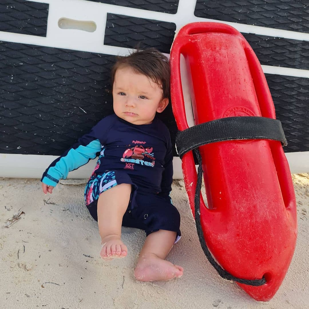 <b>André</b> es todo un ícono infantil de la moda, pues incluso se ha convertido en un mini-salvavidas, así lo demostró su progenitora en 2020.