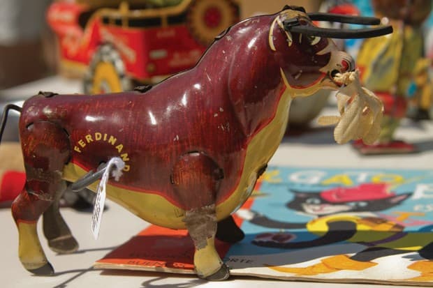 Una cerámica antigua muestra un toro llamado Ferdinando.