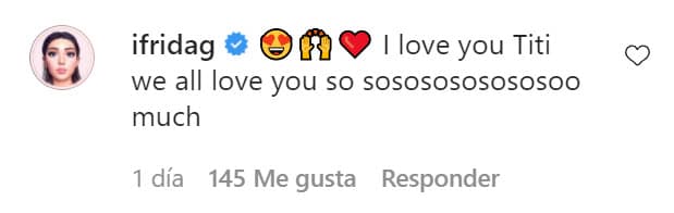 Las palabras de la cantante de 29 años fueron dedicados a Natasha Moctezuma. En el primero, en inglés, escribió: "
<b><a href="https://www.univision.com/famosos/natasha-moctezuma-quien-era-hermana-frida-sofia-fotos" target="_blank">Te amo 'Titi'</a></b>, todos te amamos mucho". 
<br>